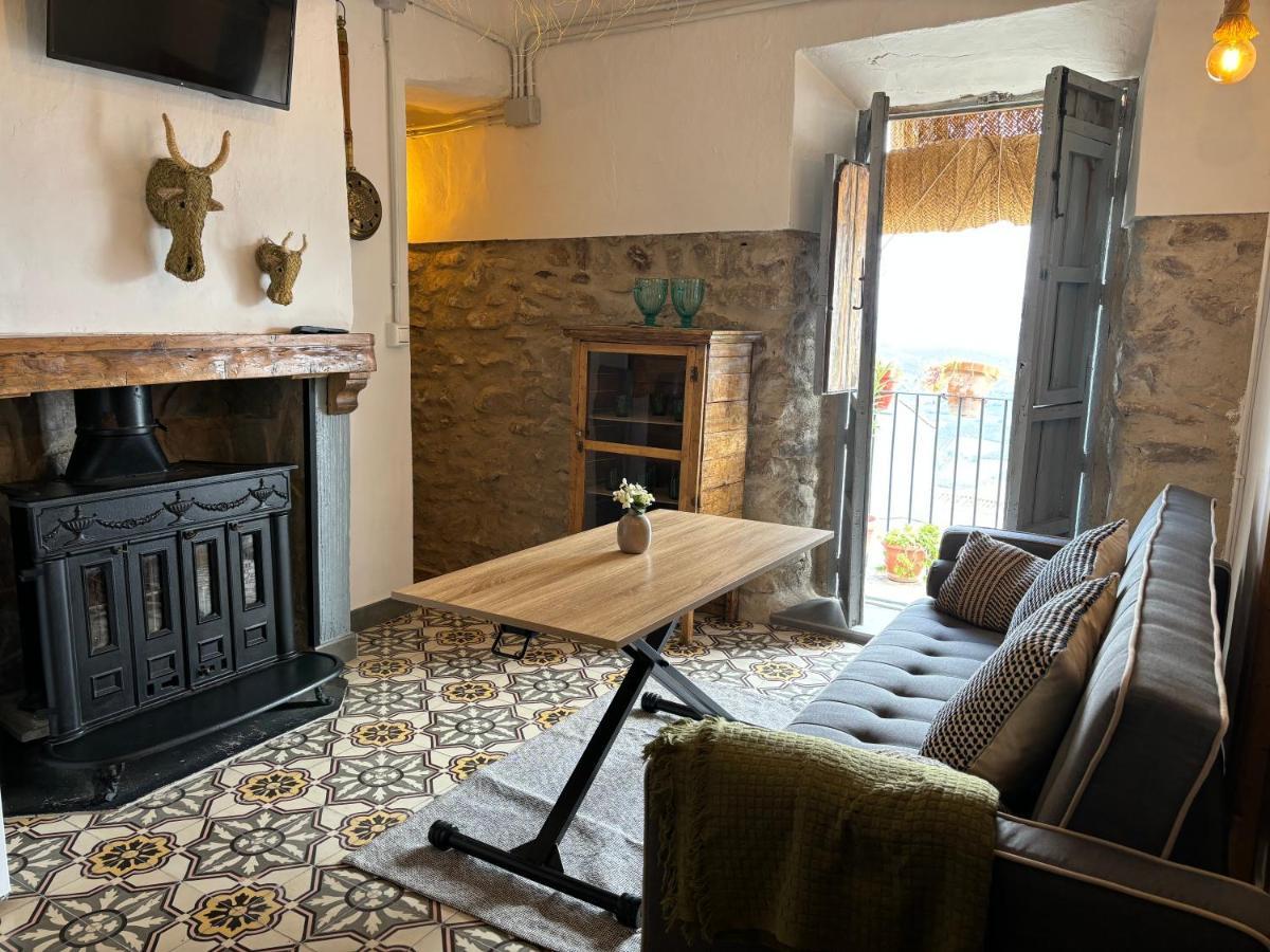 Casa De La Aguadora * Iznatoraf